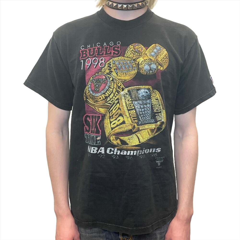 1998 Chicago Bulls NBA Six Time Champions Pro Player Vintage Graphic T-Shirt Siz